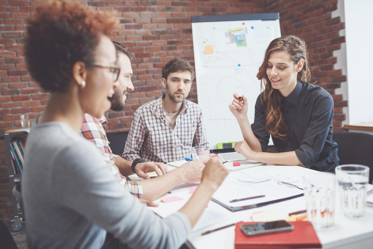 Suasana kantor Silverlinx yang profesional dan ramah